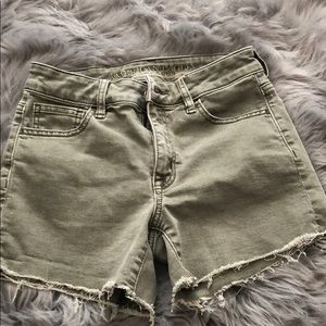 American Eagle olive green shorts